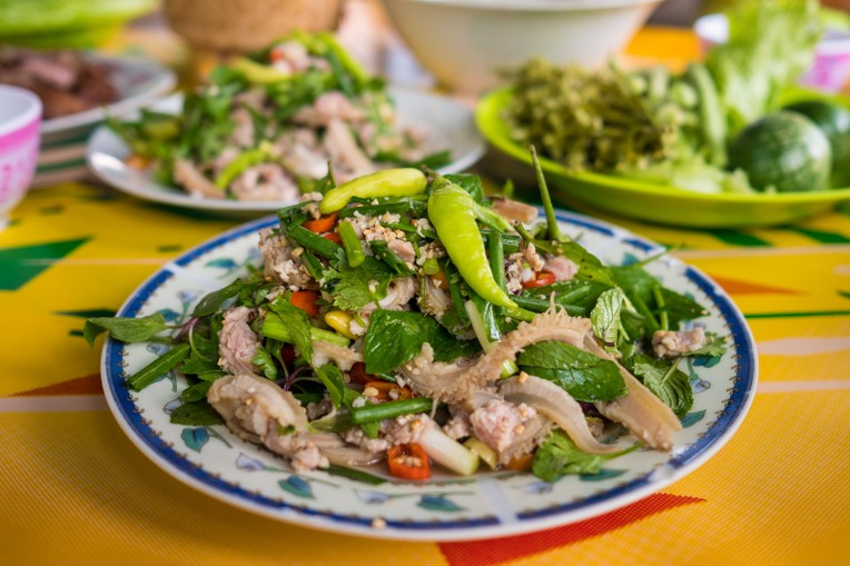 Top 12 món ăn đặc sản mà bạn nên thử khi đi du lịch ở Lào